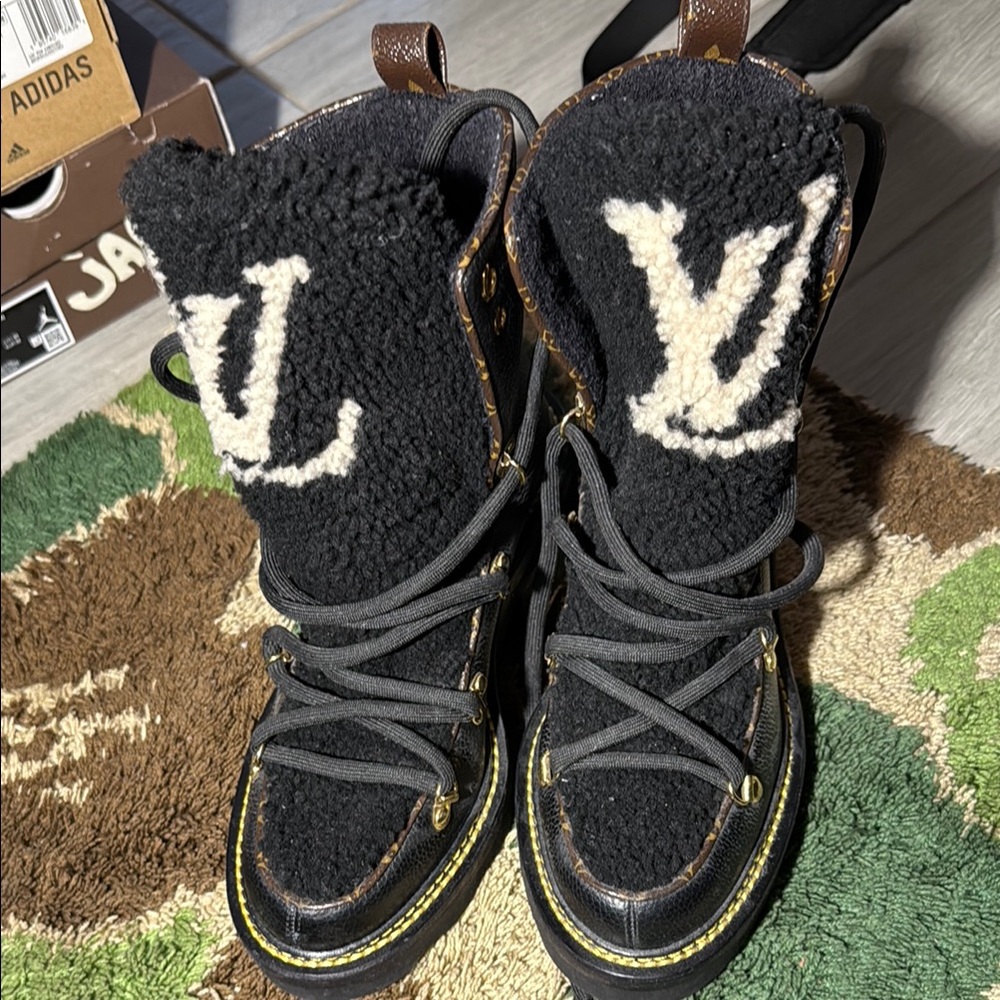 Louis Vuitton Beauborg Boots, Worn Once Size 37